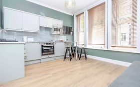 Verulum Apartments - By Coastline Retreats - Beautifully Designed Luxury Town Centre Apartments - 5 Minute Walk To The Beach - Parking Included